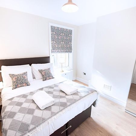 Victorian 2Br Apartment, King Beds, Fast Wifi, Near Shops, Cafes & Transport, E17 Londra Exterior foto